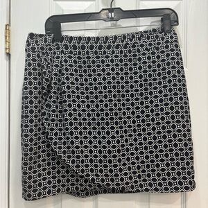 EUC Banana Republic - Elegant Navy and White Skirt